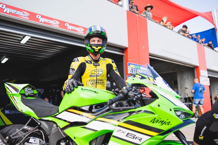 Olly Simpson (Ninja ZX-6R) Kawasaki BCperformance Racing Team (Photo Credit: Foremost Media)